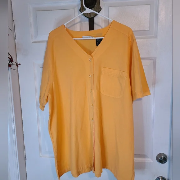 Dress barn woman blouses top